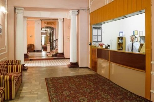 Ресепшен отеля Центральная
